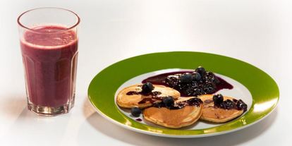 Шаг 3: оладий с черникого и черничныма сиропома