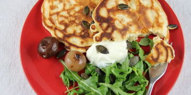 Рецепт Оладий с тыквой, козьим сыром и розмарином