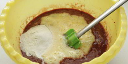 Шаг 2: печеночных оладий с брусничным соусом