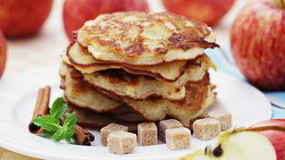 Рецепт Простых яблочных оладушек