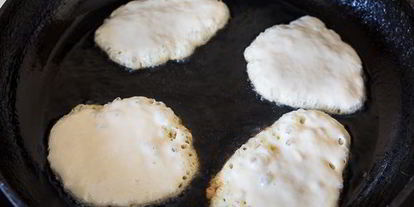 Шаг 1: пышных оладий на сыворотке