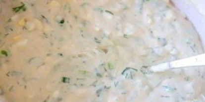 Шаг 4: закусочных оладий с зеленым луком и яйцом