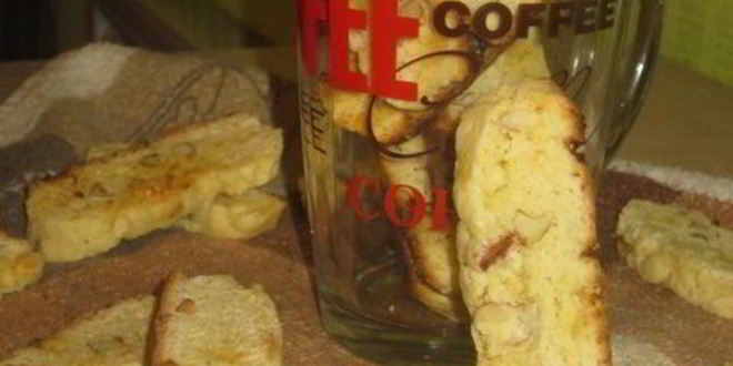 Рецепт Итальянских бискотти с белым шоколадом, кокосом и миндалем