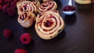 Рецепт Печенья Ежевично-малиновые завитушки