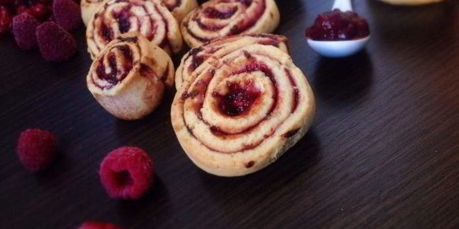 Рецепт печенья ежевично-малиновые завитушки