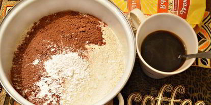 Шаг 2: печенья кофейные зерна