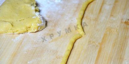 Шаг 6: печенья на сметане крендельки