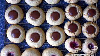 Рецепт Печенья с шоколадом и лесными орехами