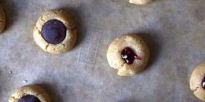 Шаг 3: печенья с шоколадом и лесными орехами