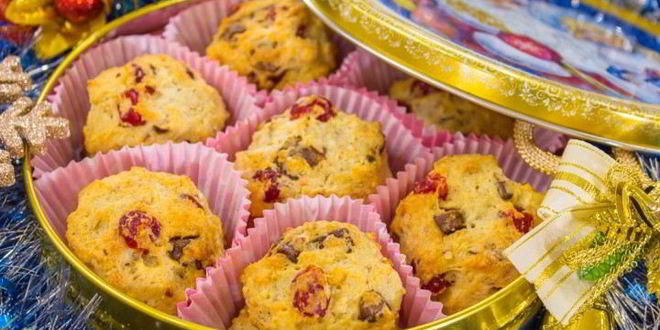 Рецепт Печенья творожного с вишней, миндалем и шоколадом