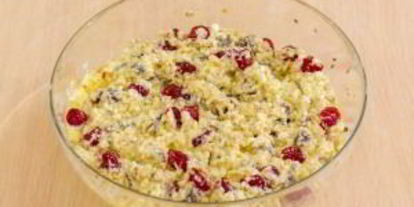 Шаг 8: печенья творожного с вишней, миндалем и шоколадом