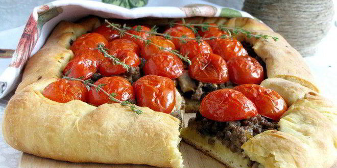 Рецепт Открытого пирога с бараниной, грибами и помидорами