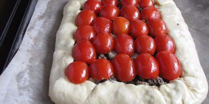 Шаг 12: открытого пирога с бараниной, грибами и помидорами