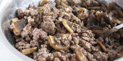 Шаг 8: открытого пирога с бараниной, грибами и помидорами