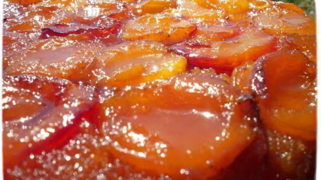 Рецепт Перевернутого пирога с абрикосами и карамелью