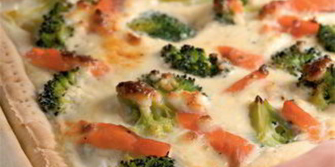 Рецепт Пирога из копченой семги с брокколи и творогом