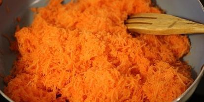 Шаг 3: пирога с девицей в темнице и косой на улице