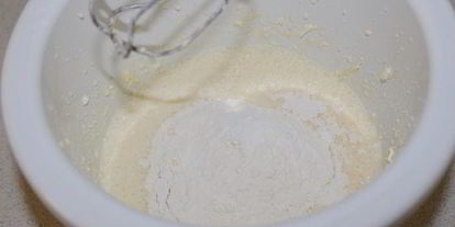 Шаг 3: пирог с малиной, абрикосами и орехами