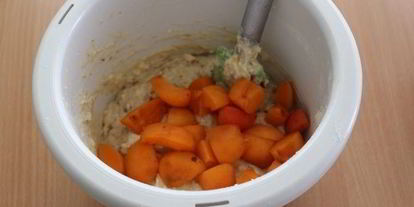 Шаг 5: пирог с малиной, абрикосами и орехами