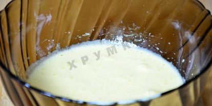 Шаг 1: пирога с миндальными лепестками