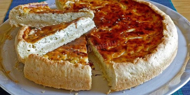 Рецепт пирога с плавленным сыром и луком