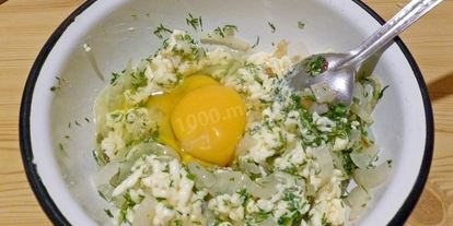 Шаг 13: пирога с плавленным сыром и луком