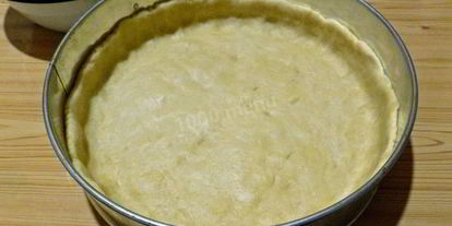 Шаг 15: пирога с плавленным сыром и луком