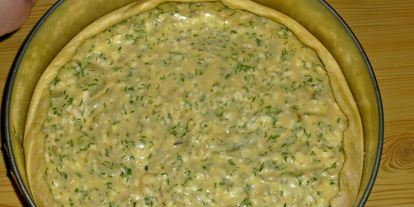 Шаг 17: пирога с плавленным сыром и луком