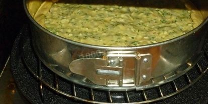 Шаг 18: пирога с плавленным сыром и луком