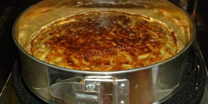 Шаг 19: пирога с плавленным сыром и луком