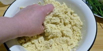 Шаг 3: пирога с плавленным сыром и луком