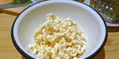 Шаг 9: пирога с плавленным сыром и луком