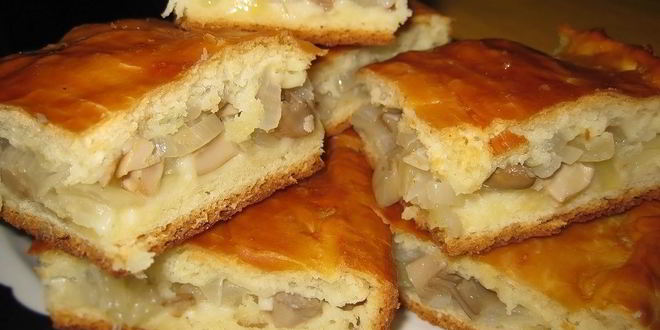 Рецепт пирога с солеными груздями