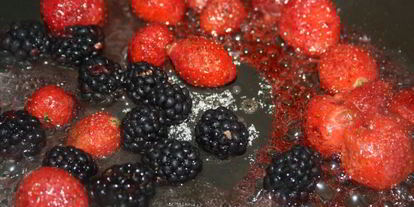 Шаг 2: пирога с творогом и ягодами