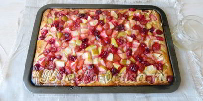 Шаг 10: пирога с яблоками и ягодами