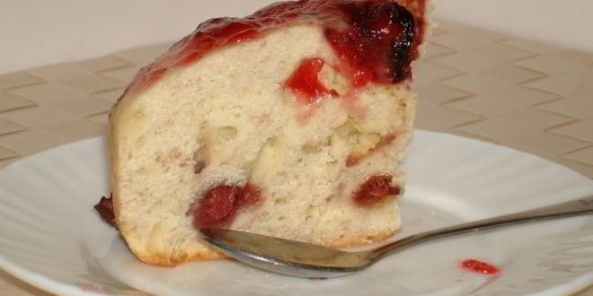 Рецепт пирога с ягодами в мультиварке