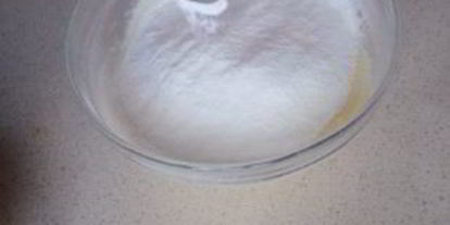 Шаг 1: пышного заливного пирога с яйцом и луком