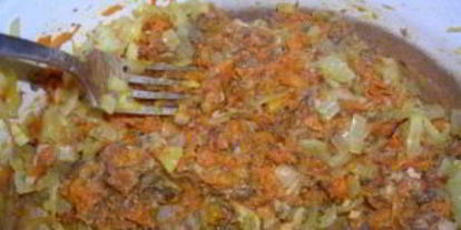 Шаг 2: слоеного пирога с рыбной консервой