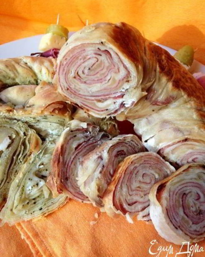 Рецепт слоеных пирогов-рулетов с несладкими начинками