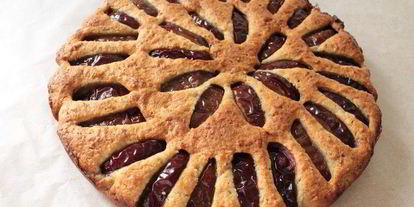 Шаг 6: творожно-орехового пирог со сливами