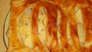 Рецепт Яблочного пирога из готового слоеного теста