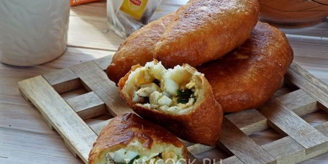 Рецепт пирожков на кефире с дрожжами на сковороде