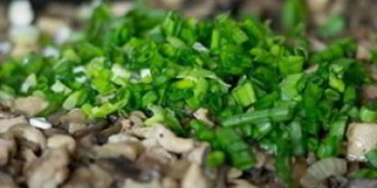 Шаг 3: пирожков с грибами и курицей