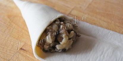 Шаг 6: пирожков с грибами и сыром