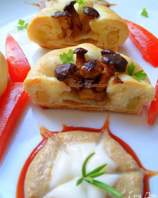 Рецепт пирожков с кабачком и лисичками грибная поляна