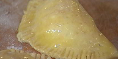 Шаг 10: пирожков с красной рыбой и рисом