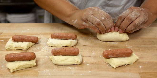 Рецепт пирожков с сосисками