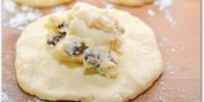 Шаг 17: пирожков с творогом и изюмом
