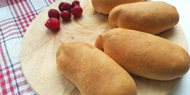 Рецепт пирожков с творогом и вишней