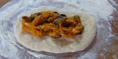 Шаг 7: пирожков с тыквой и черносливом